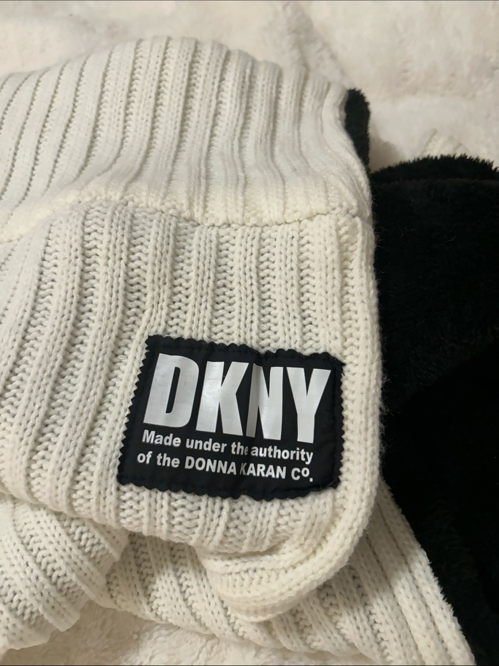 DKNY Ribbed Scarf - White and black. Never used.